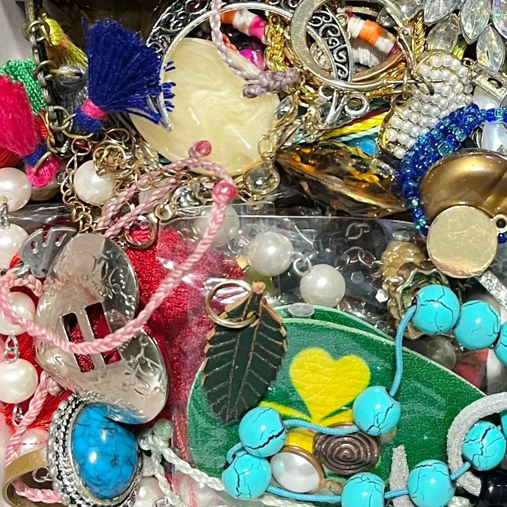 VTG - Now Repurpose Jewelry Rhinestone Beads DIY Upcycle Craft Supply Box 1#13.5